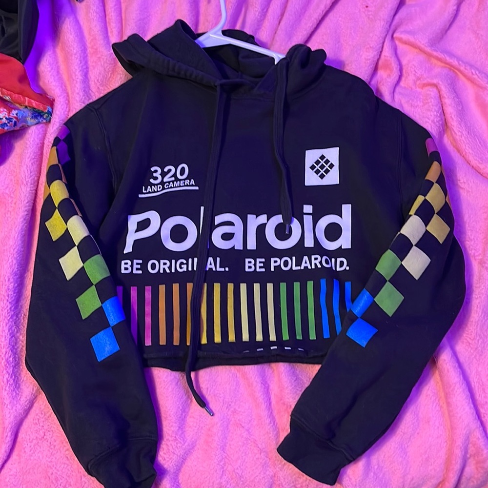 Polaroid cropped hoodie size small not stretchy